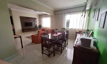 Imagem: THEACHER HOUSE MOBILIADO EM FRENTE AO BOSQUE