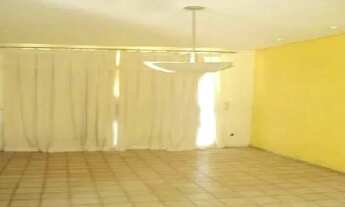 Imagem 5: Luxuosa Casa Duplex com 4 Suítes e Ampla Área de Lazer