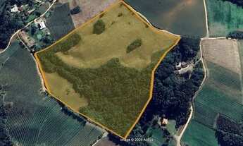 Imagem 2: Terreno Rural com 104.000m², água mineral e natureza em Bateias!