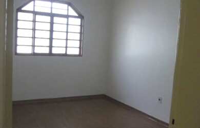 Imagem 4: Aluga -se Casa QS 7 Rua 218 2 quartos sendo 1 suíte, sala, copa, laje, garagem