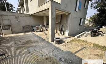 Imagem: Casa de esquina com entrada independente