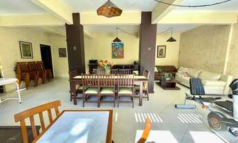 Imagem 7: Casa de condomínio térrea para venda possui 380 metros quadrados com 5 quartos