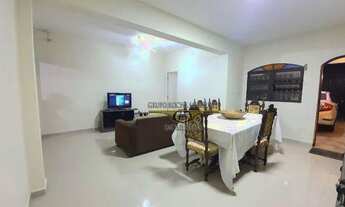 Imagem 3: Casa dos sonhos a apenas 70 metros da praia: aproveite o verão com conforto e segurança