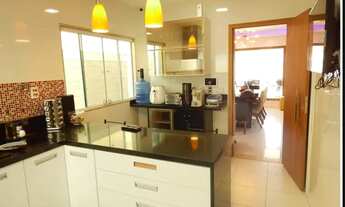 Imagem 5: Casa de condomínio para aluguel tem 255 metros quadrados com 4 quartos