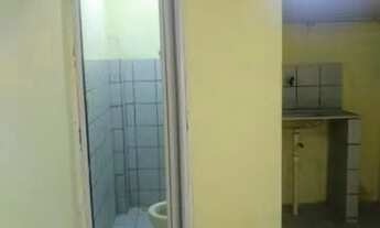 Imagem 3: ALUGO QUITINETE ( QUARTO / WC