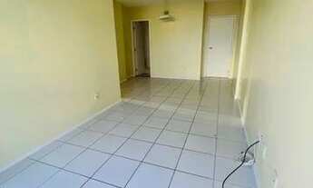 Imagem 5: Front garden - alameda das árvores