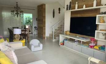 Imagem 3: Casa de condomínio sobrado para venda tem 202 metros quadrados com 5 quartos