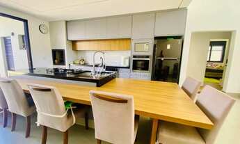 Imagem: Casa Térrea de Luxo à Venda no Swiss Park