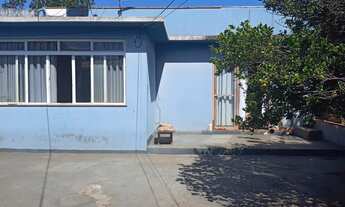 Imagem 2: 2 Casas térreas - Terreno 810 m²