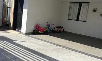 Imagem: Vende-se casa recém construída