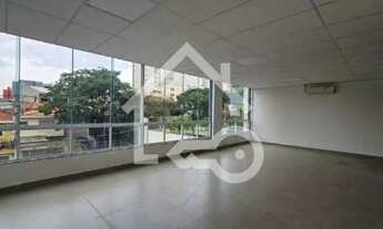 Imagem: Prédio Comercial Espaçoso no Coração