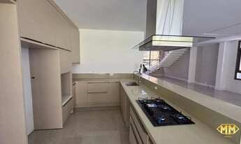 Imagem 4: Casa de Alto Padrão em Condomínio na Praia dos Ingleses, disponível para locação anual