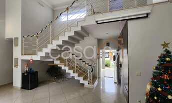 Imagem 4: Sobrado à venda com 3 suítes, 1 suíte no térreo, escritório, sala de tv e quintal