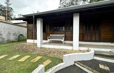 Imagem: Casa de Praia à Venda em Cabeçudas- Itajaí