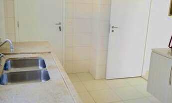 Imagem 5: Apartamento de alto padrão em andar alto. São 3 suítes e 3 vagas