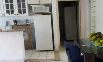 Imagem 2: Apartamento com estrutura de 50 m². Possuí 2 dormitórios, 1 banheiro. A cozinha arejada e