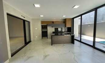 Imagem 4: Casa de condomínio para venda com 270 metros quadrados com 3 quartos