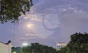 Imagem 2: No coração de São Cristóvão na melhor localização,apartamento em três dormitórios todo ref