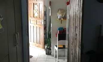 Imagem 1: Casa 2 cômodos em comunidade