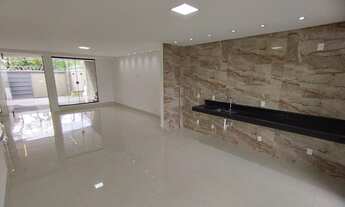 Imagem 5: Lindo sobrado 3/4 sendo 1 suíte com sacada enorme, no setor Goiânia 2, com excelente acess