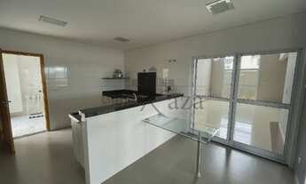 Imagem 5: Sobrado de Alto Padrão - Condomínio Residencial Jaguary - 338m² - 4 Suítes **Valor de Ocas