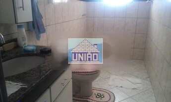 Imagem 4: Sobrado para venda possui 220 metros quadrados com 5 quartos