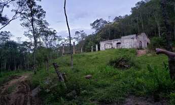 Imagem: Sítio com casa antiga e vista espetacular