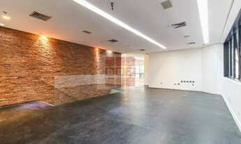 Imagem 2: Sala Comercial de Alto Padrão para Locação no Itaim Bibi, São Paulo - 294m², 3 Salas e 2 B