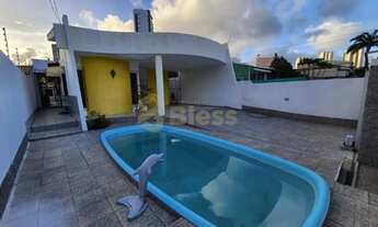 Imagem 3: Casa ampla com piscina e 4 suítes em rua tranquila de Capim Macio