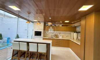 Imagem: Casa geminada com piscina no Bairro Aririu