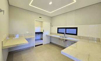 Imagem 5: Sobrado no Alphaville III - Excelente distribuição de espaços