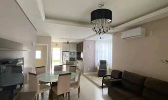 Imagem 2: Casa térrea a venda em Garopaba com 3 Dormitórios e Suíte em Quinta dos Açores - 250m²