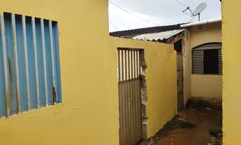 Imagem 7: Sobrado com ponto de comércio com 2 barracões de aluguel nos fundos