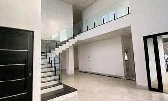 Imagem 2: Casa de Alto Padrão no Alphaville | 4 Suítes | Piscina em 3 Níveis