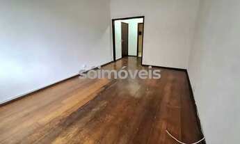 Imagem 4: Cosme Velho, apartamento de fundos com vista para o verde