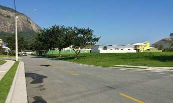 Imagem 7: Melhor condomínio da região, possui toda a infraestrutura de lazer e segurança armada!