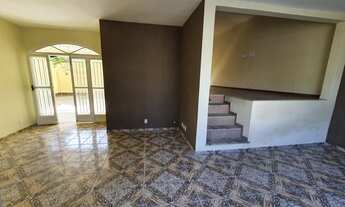 Imagem 3: Casa para venda possui 200 metros quadrados com 4 quartos em Marechal Hermes - Rio de Jane