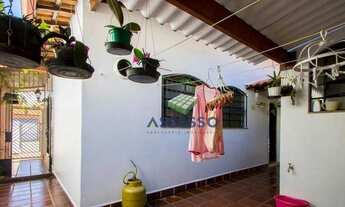 Imagem 6: Casa térrea de 150 m² de área construída, com 3 dormitórios, sendo 2 suítes, 4 vagas de ga