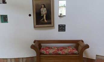 Imagem 6: Belíssimo sobrado Tendo 800 metros de terreno 3 dormitórios 1 suíte e uma área com árvores