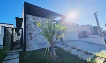 Imagem: Linda e nova casa térrea com 3 suítes