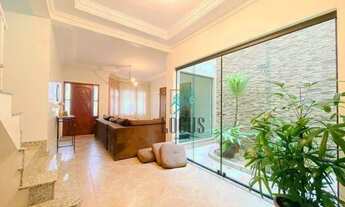 Imagem 5: Sobrado IMPECÁVEL, 407m² de área construída, composto por 3 dormitórios sendo 3 suítes, à