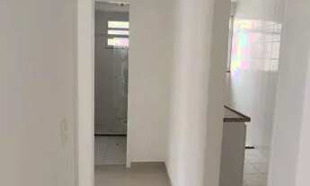 Imagem 3: Primeira locação, apto com 2 qts e vaga no cond. Completo em NI