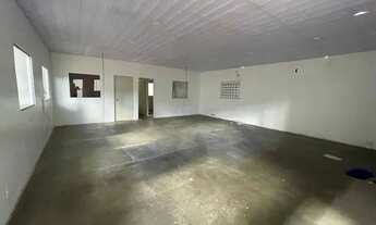 Imagem 2: GALPÃO A 50 METROS DA AVENIDA DAS TORRES COM 540m2, 5m DE PÉ DIREITO, AGUA DE POÇO