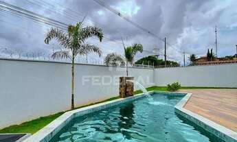 Imagem: Casa à venda, Com 4 Suítes ao lado do