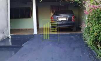 Imagem: Casa com 3 quartos e 3 vagas para alugar