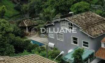 Imagem 2: Espetacular casa triplex na Lagoa, 06 dormitórios, o2 salas, piscina, churrasqueira, 02 va