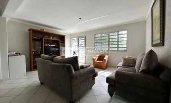 Imagem 2: Casa com 3 Dormitórios, 1 Suíte, 346 m², à venda por R$ 950.000 - Novo Mundo, Curitiba (PR