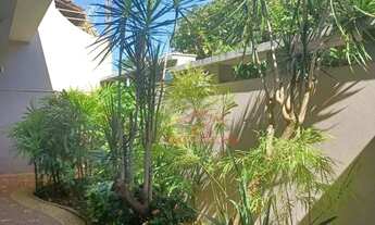 Imagem 2: Casa 3 dormitórios em Bairro Nobre