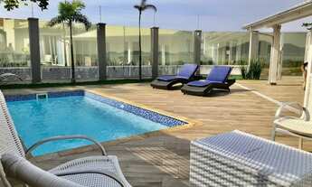 Imagem 2: Casa pé na areia, mobilidade e decorada com piscina, churrasqueira e quatro quartos