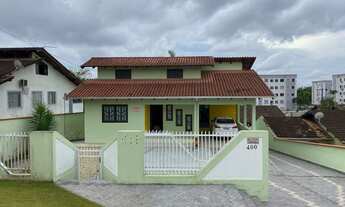 Imagem: Linda residência à venda em Joinville